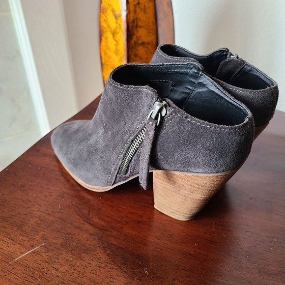 Dolce Vita Gray Suede Leather Hans Block Heel Booties Shoes Women's Size 7.5 - Picture 2 of 12
